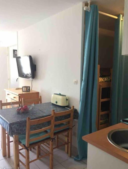 Coquet T2, Quartier Des Quilles, Climatise, 300M Des Plages Сет Экстерьер фото