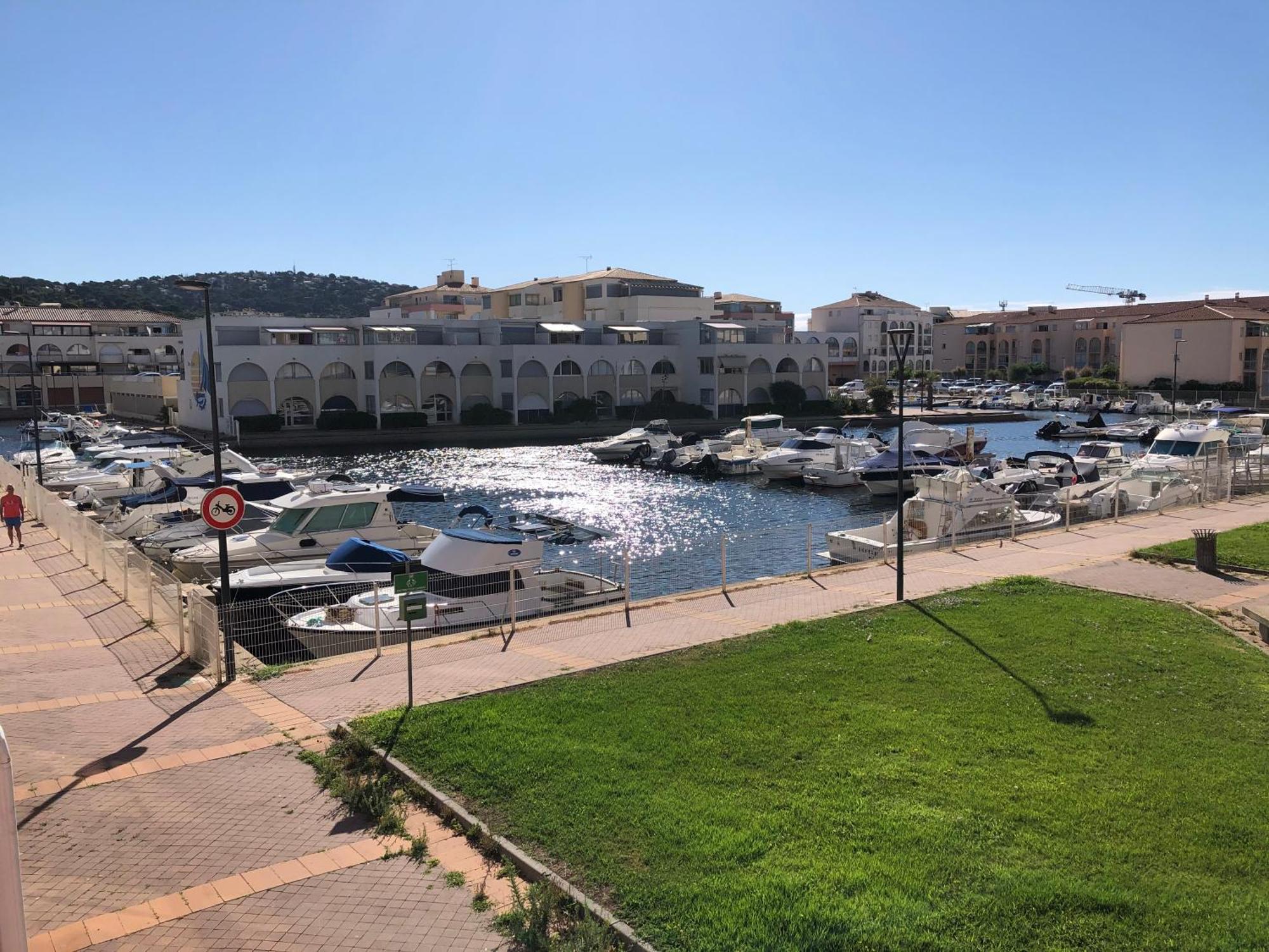 Coquet T2, Quartier Des Quilles, Climatise, 300M Des Plages Сет Экстерьер фото